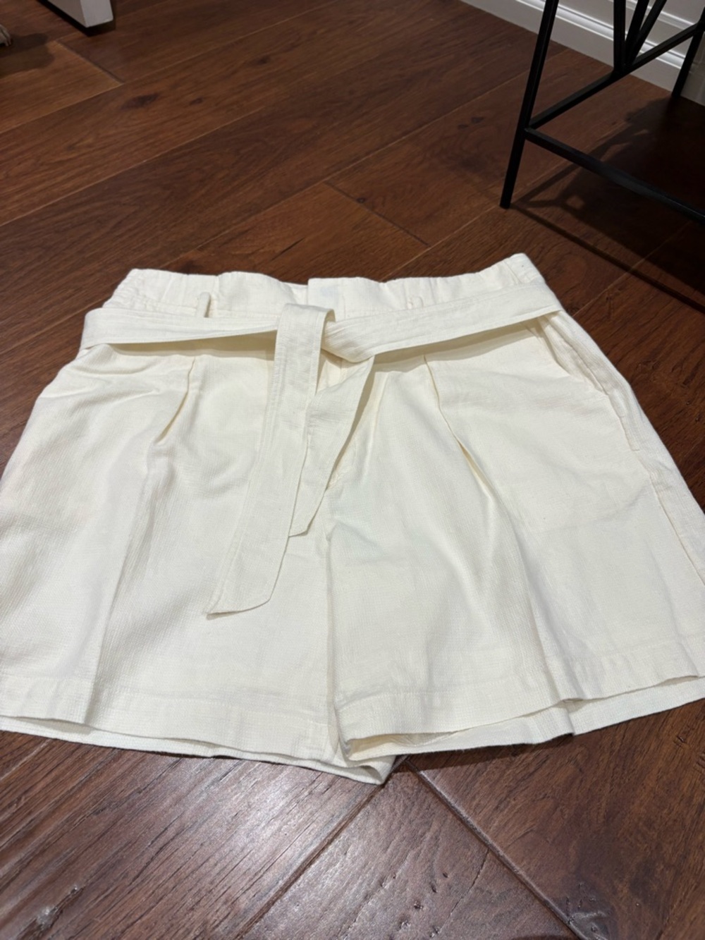 Lauren Ralph Lauren Cream High-Waist Tie-Belt Shorts